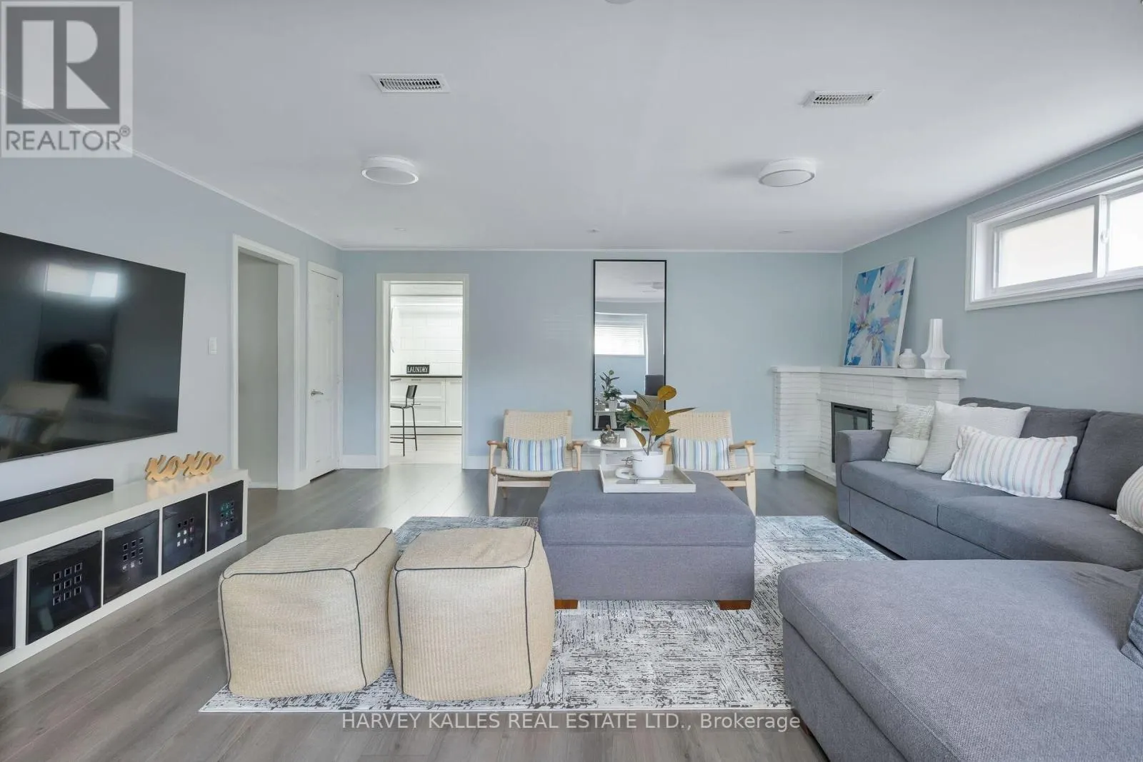 81 SUMMITCREST DRIVE