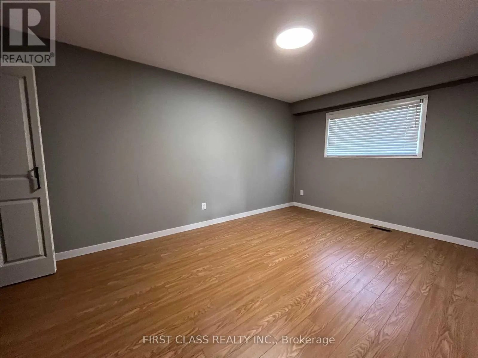 WHOLEUPPER - 2571 PALISANDER AVENUE