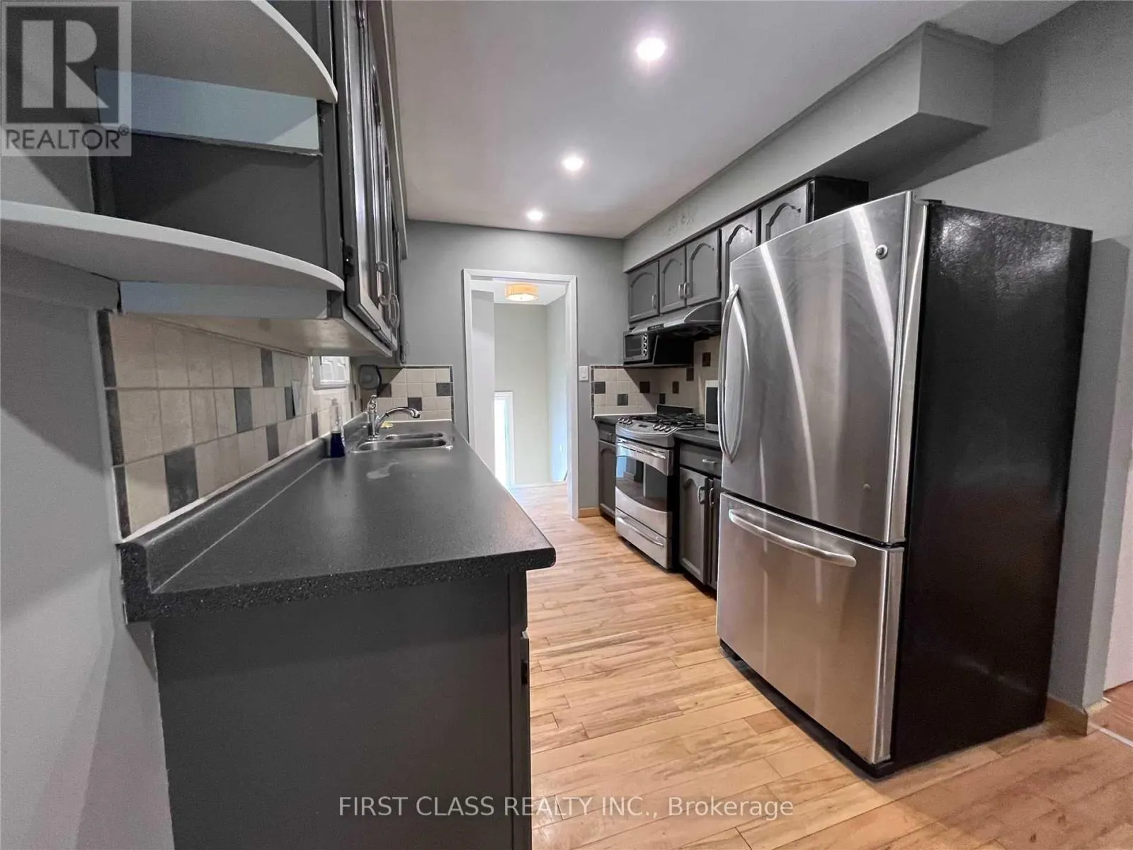WHOLEUPPER - 2571 PALISANDER AVENUE