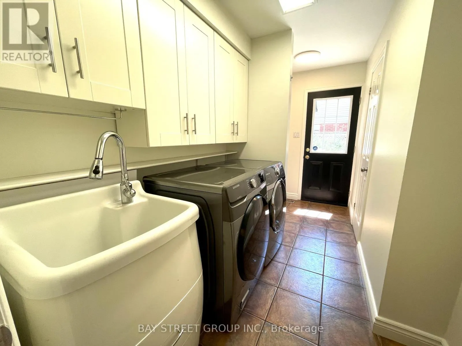 1412 PEERLESS COURT