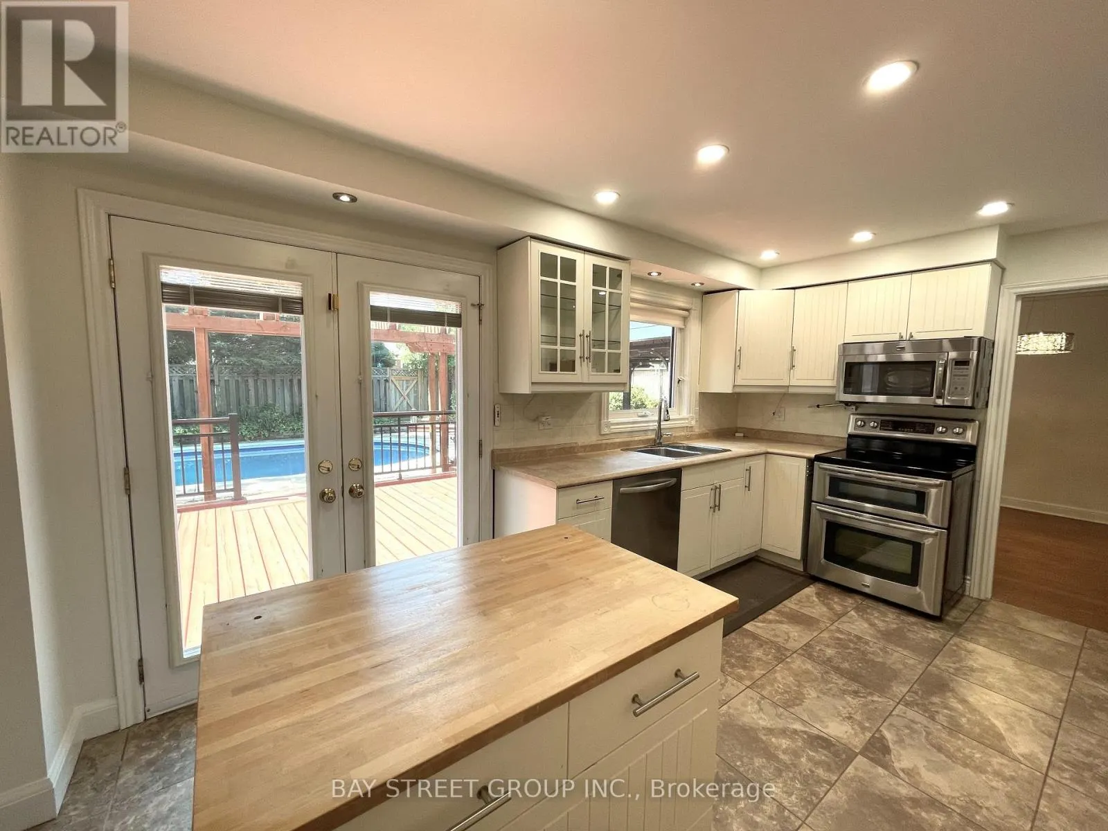 1412 PEERLESS COURT