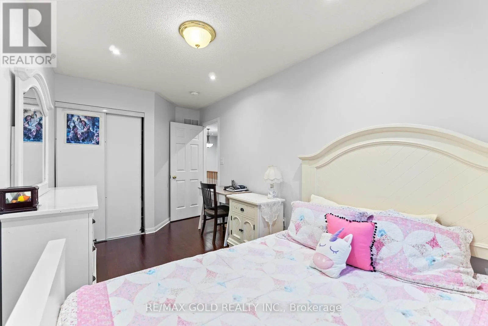 83 MOUNT RANIER CRESCENT