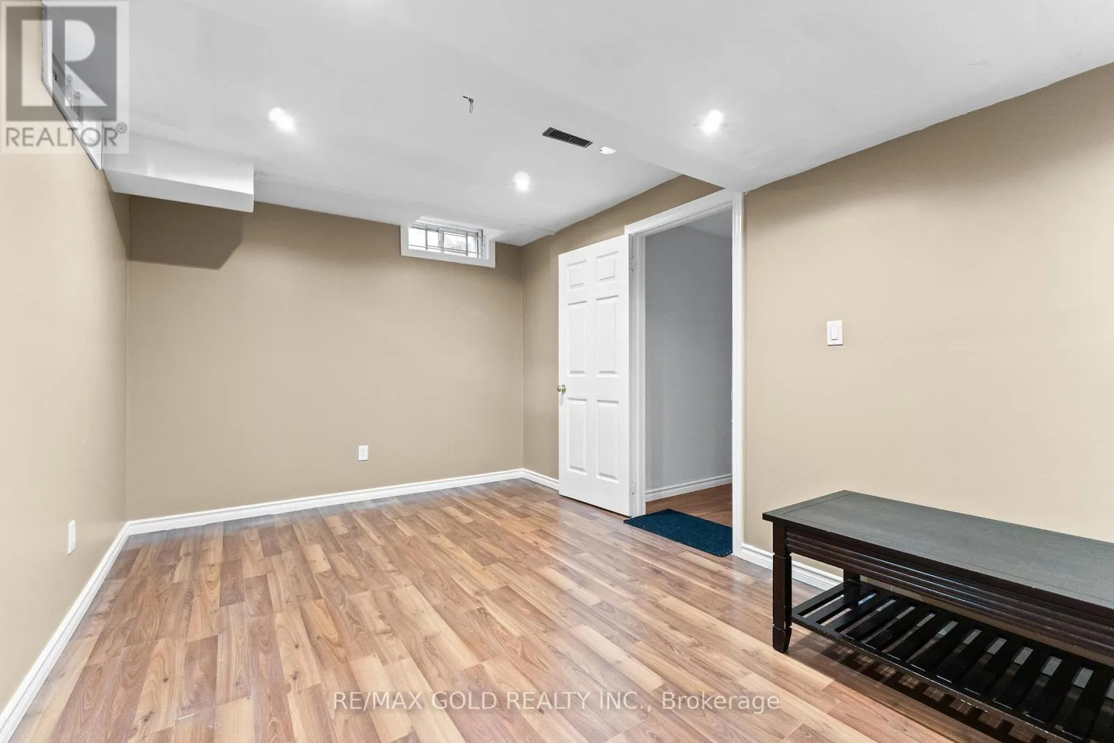 83 MOUNT RANIER CRESCENT