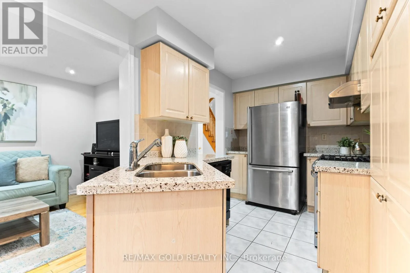 83 MOUNT RANIER CRESCENT