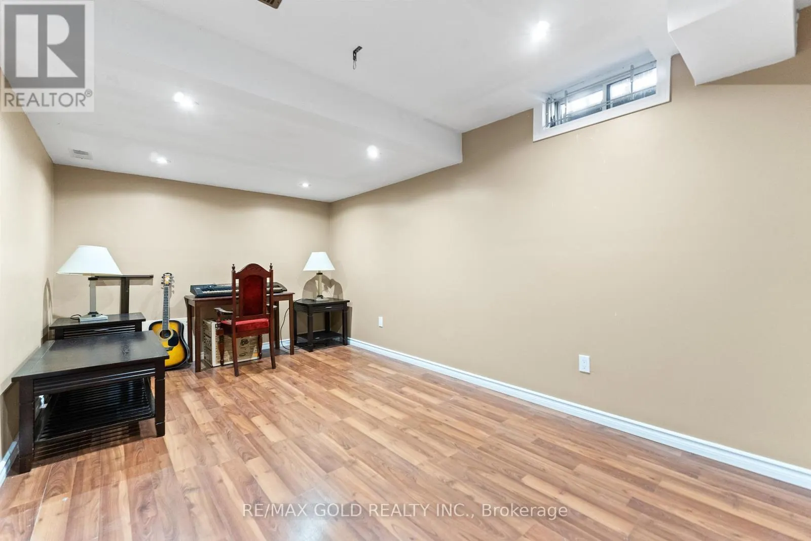 83 MOUNT RANIER CRESCENT