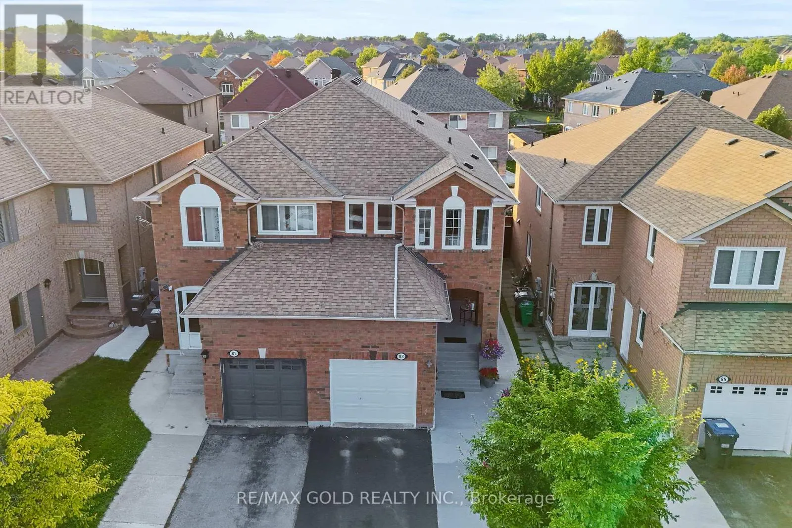 83 MOUNT RANIER CRESCENT