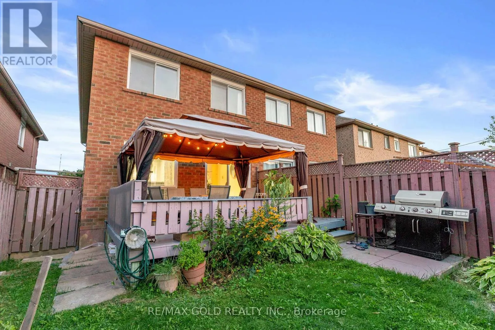 83 MOUNT RANIER CRESCENT