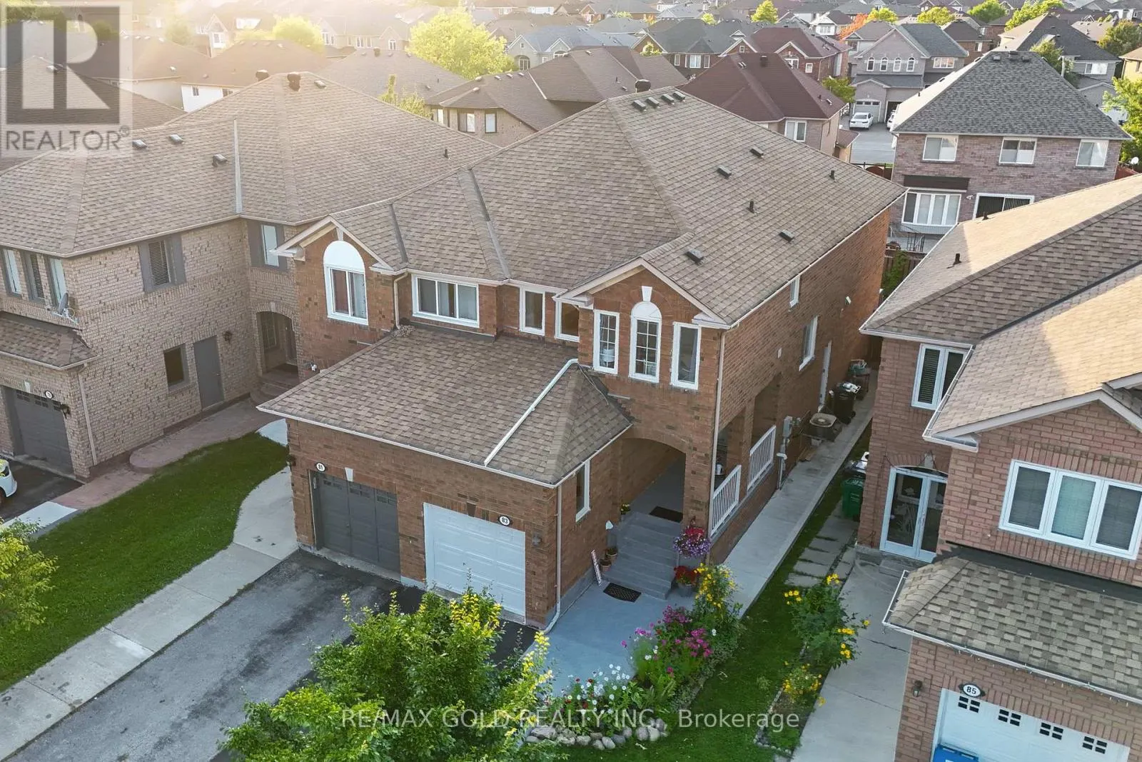 83 MOUNT RANIER CRESCENT