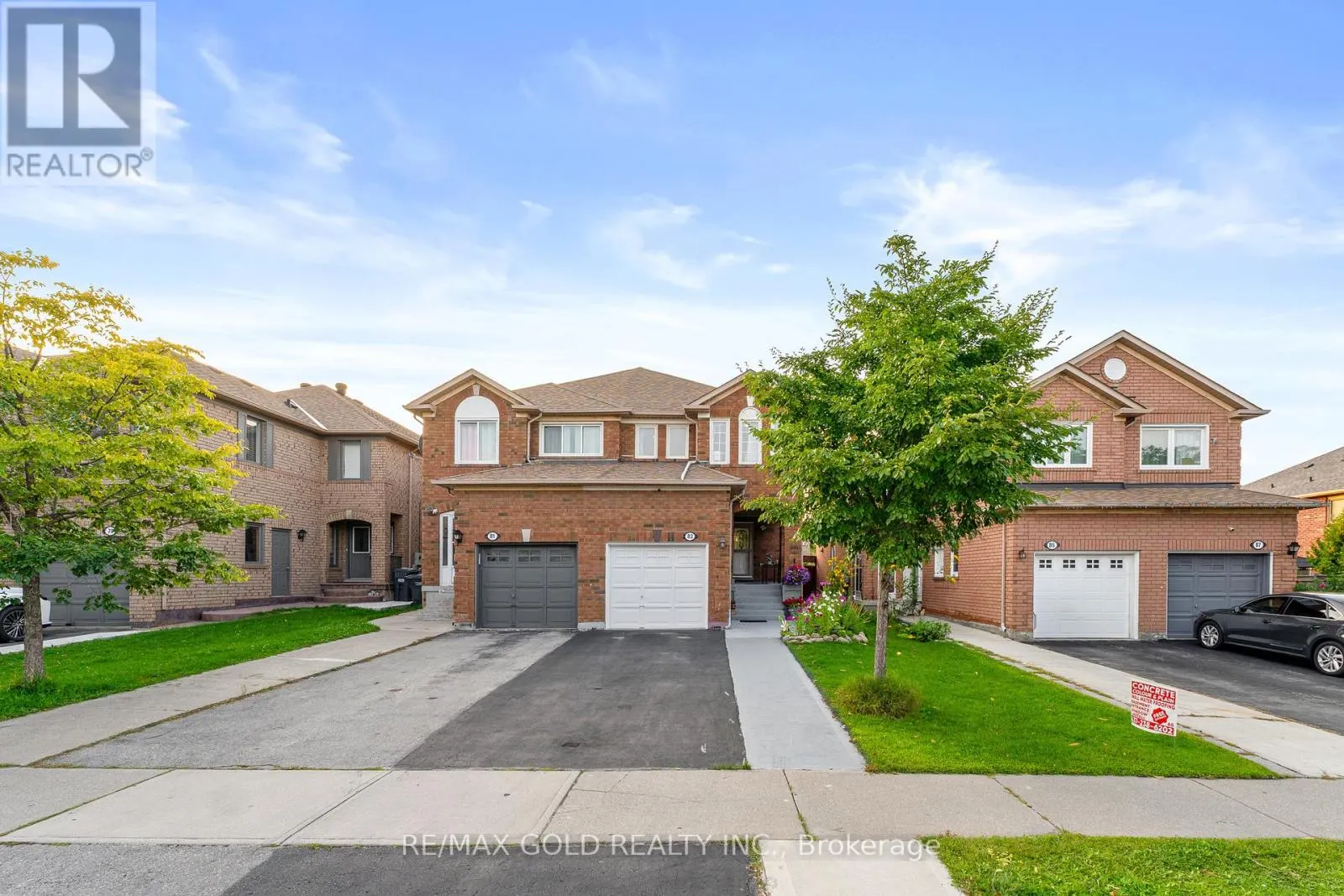 83 MOUNT RANIER CRESCENT