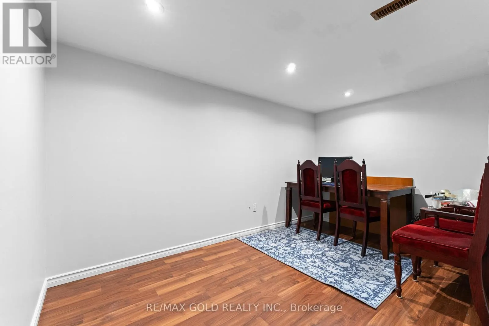 83 MOUNT RANIER CRESCENT