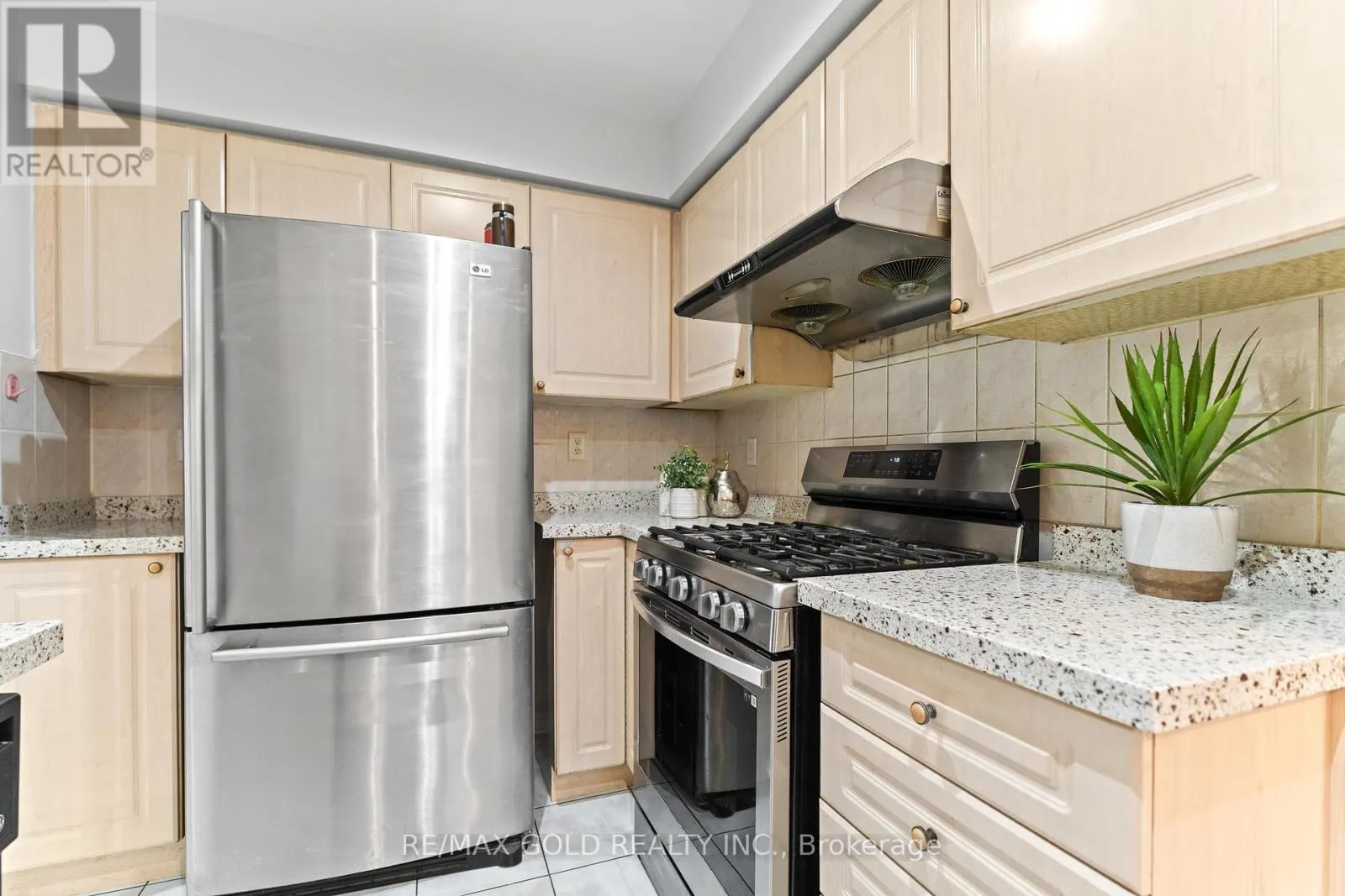 83 MOUNT RANIER CRESCENT