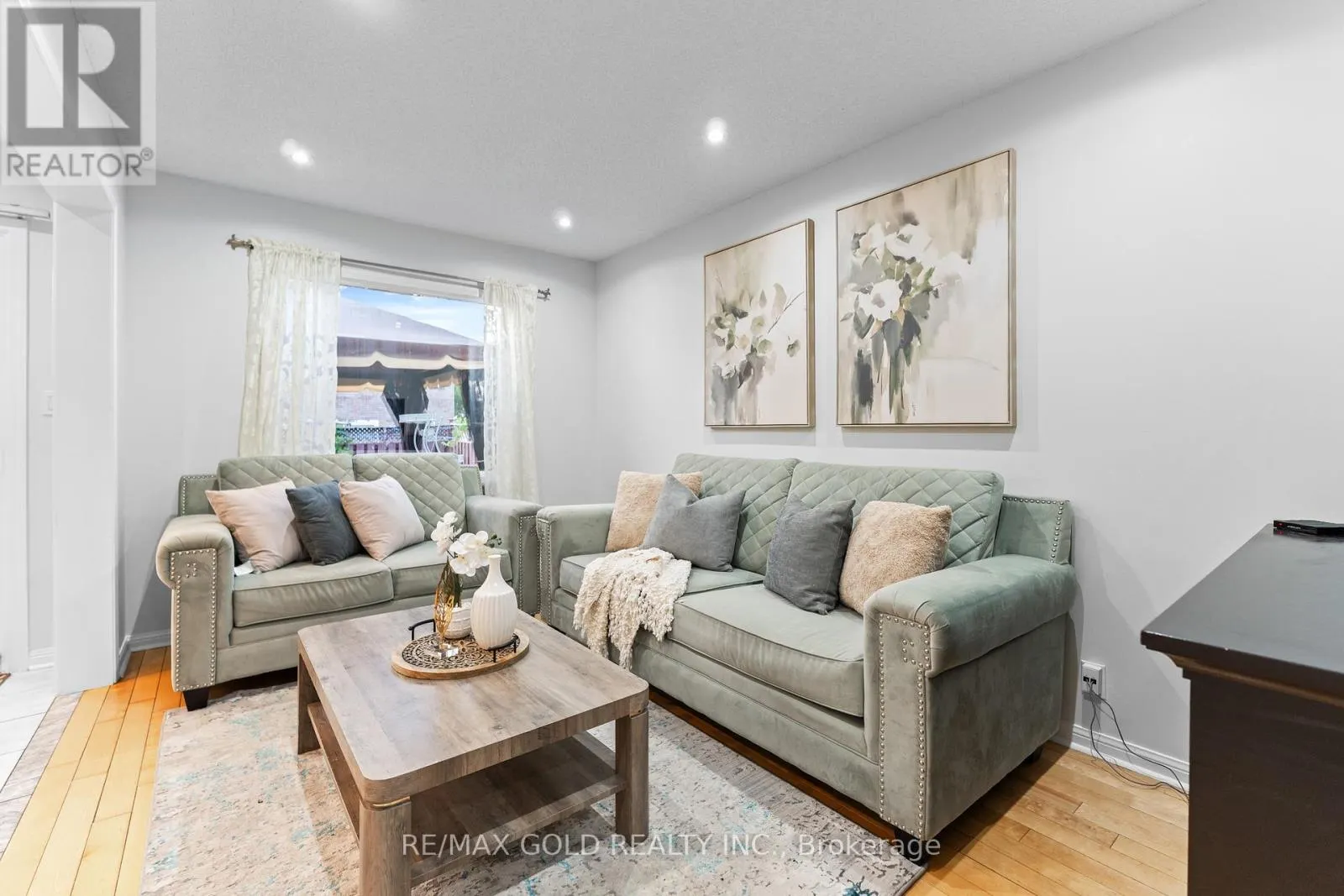 83 MOUNT RANIER CRESCENT