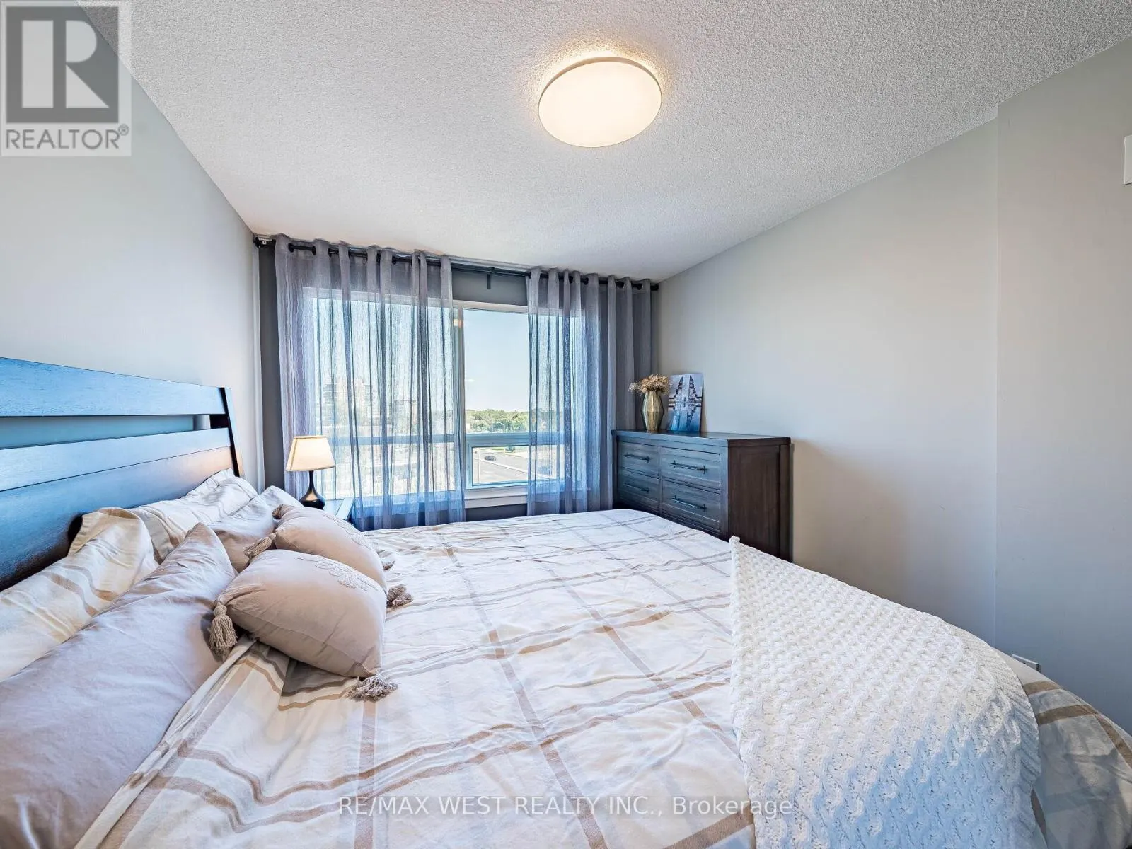 410 - 1060 SHEPPARD AVENUE