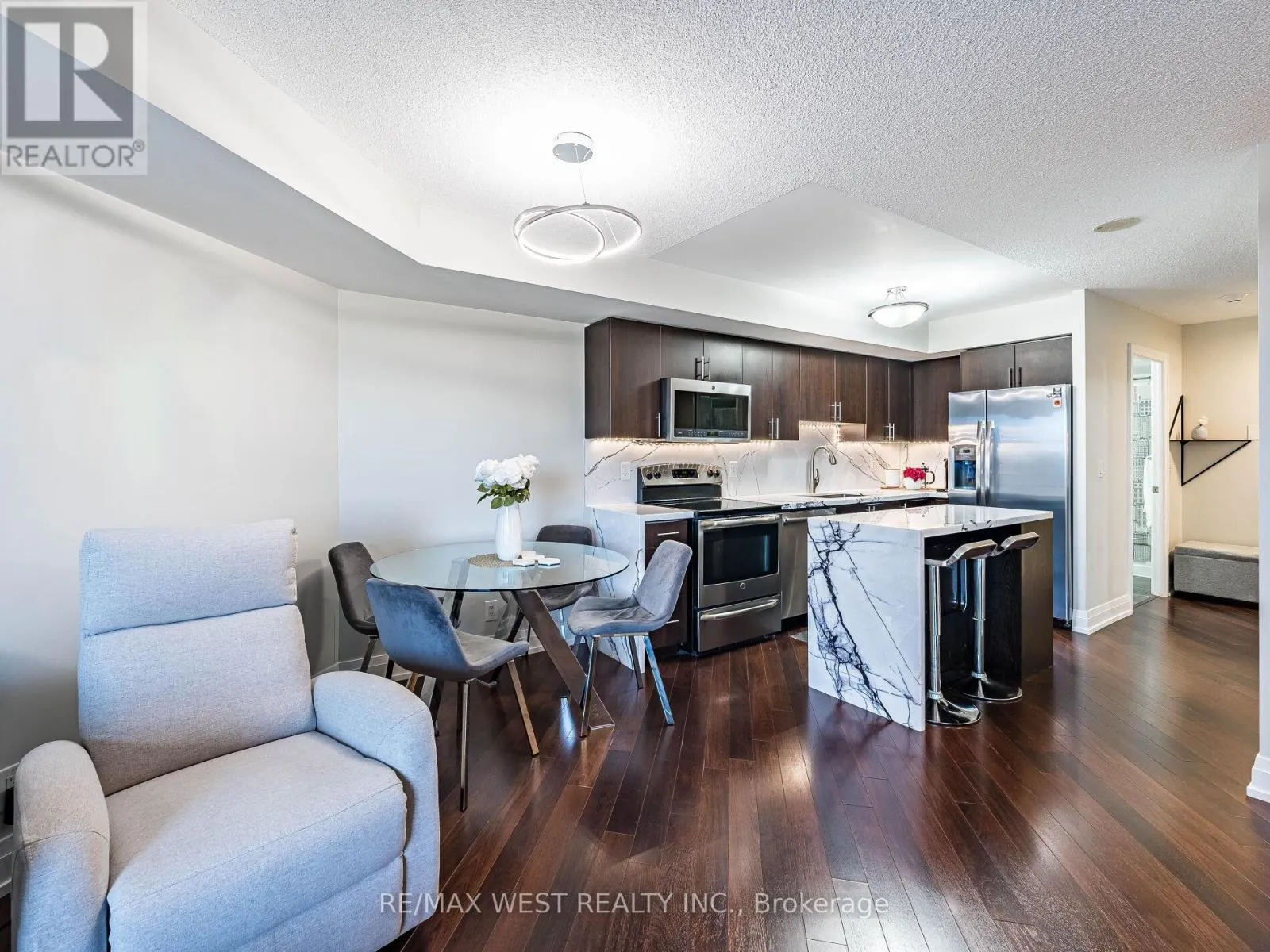 410 - 1060 SHEPPARD AVENUE