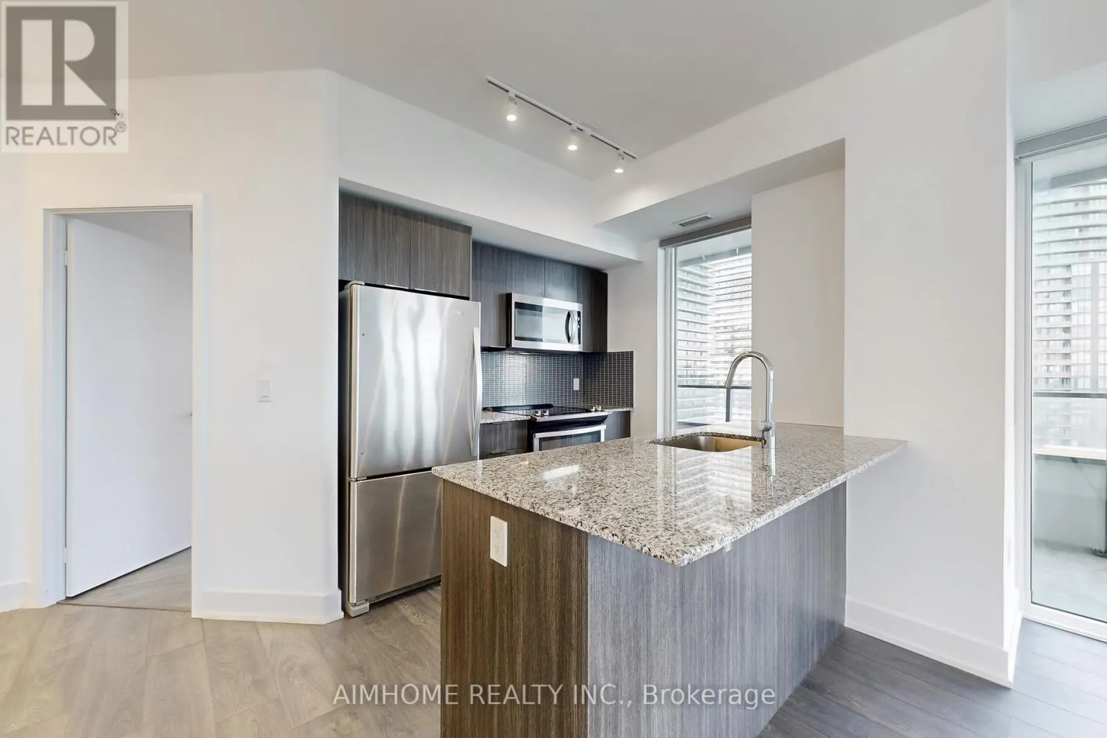 2207 - 20 SHORE BREEZE DRIVE