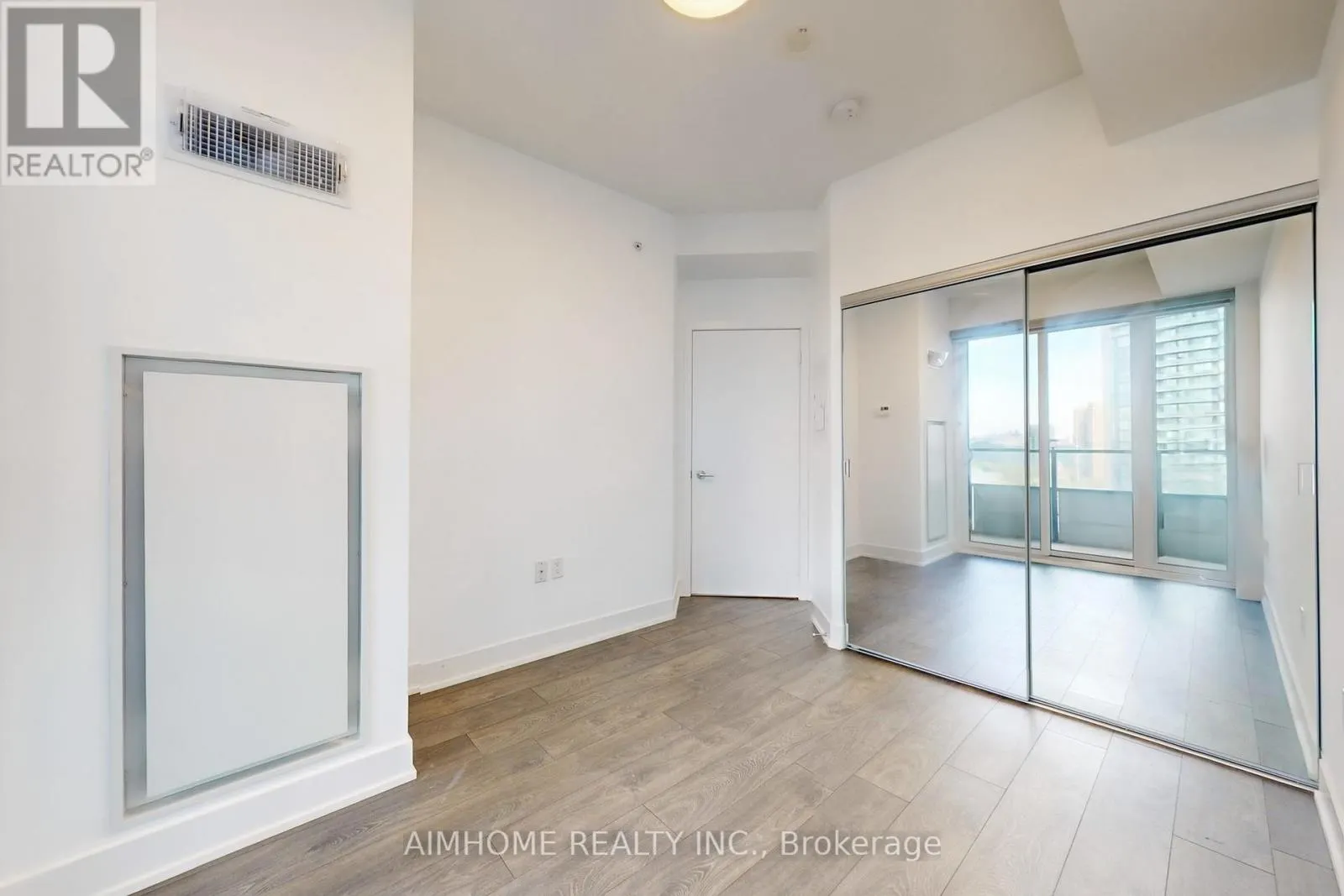 2207 - 20 SHORE BREEZE DRIVE