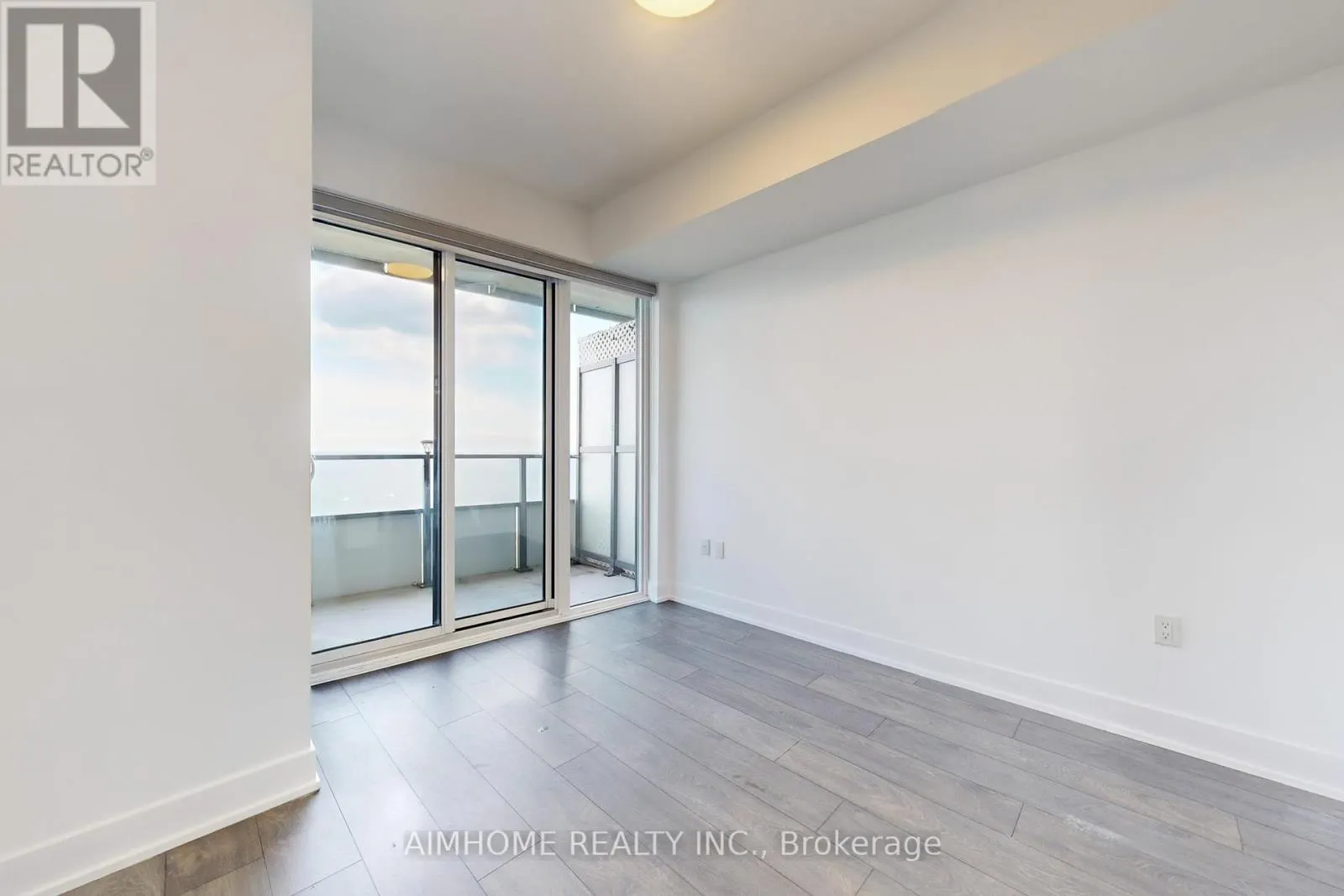 2207 - 20 SHORE BREEZE DRIVE