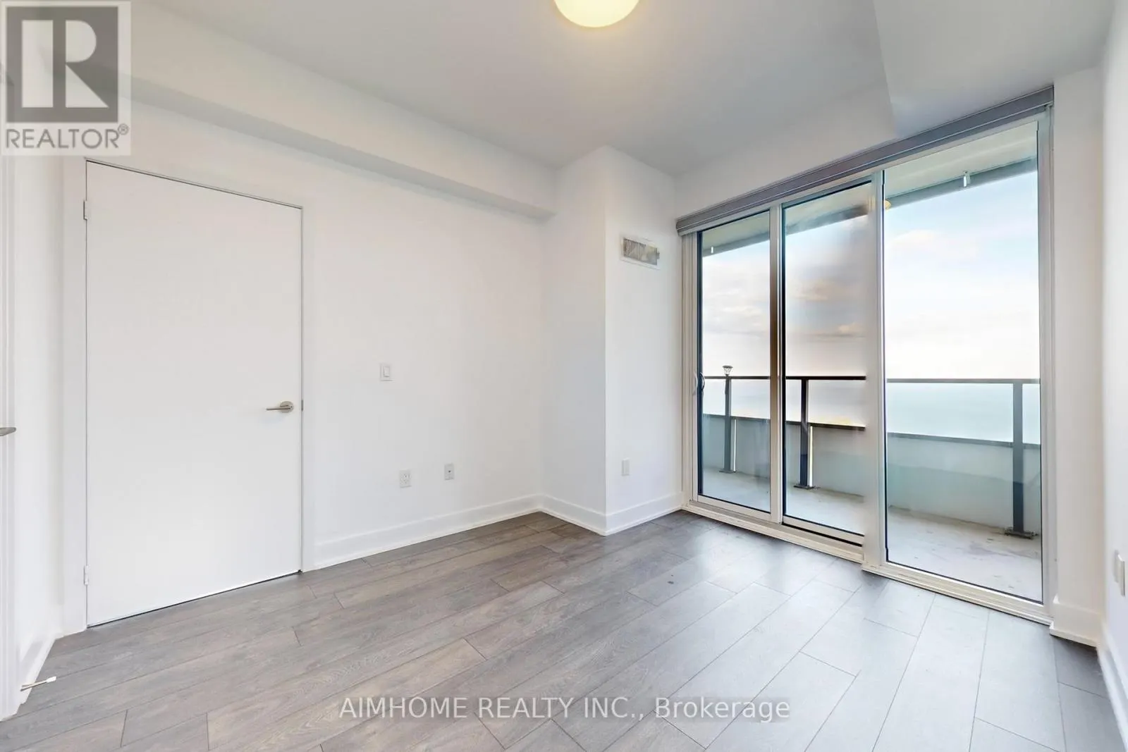 2207 - 20 SHORE BREEZE DRIVE