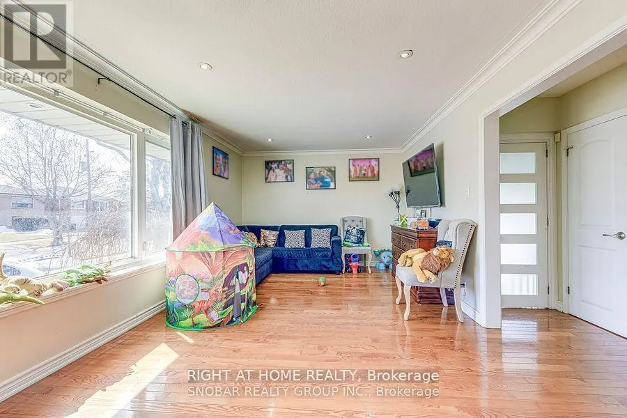 MAIN - 24 LUDGATE DRIVE