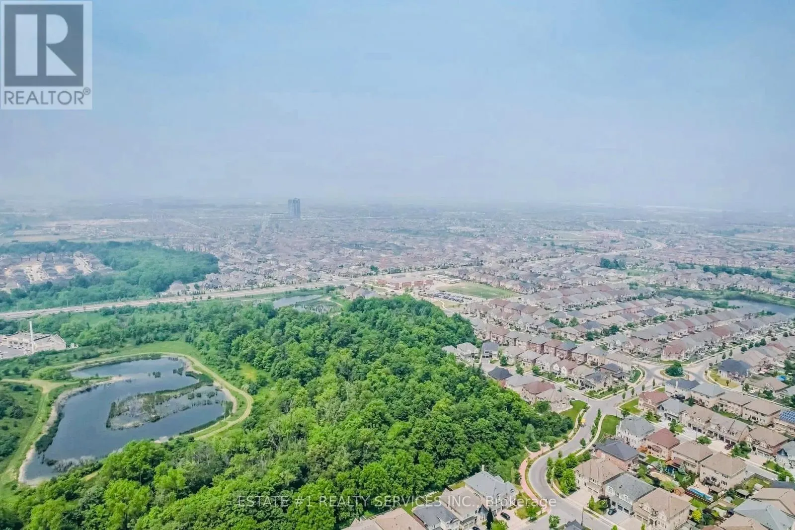 4 AGINCOURT CIRCLE