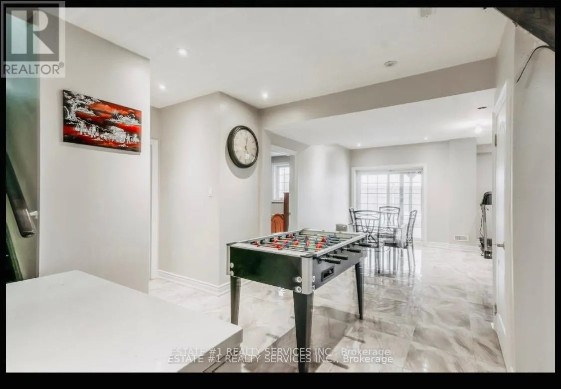 4 AGINCOURT CIRCLE