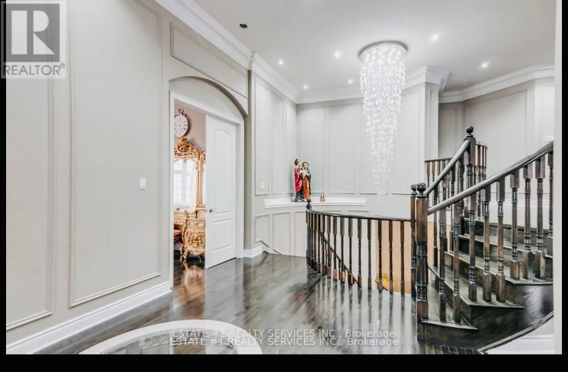4 AGINCOURT CIRCLE