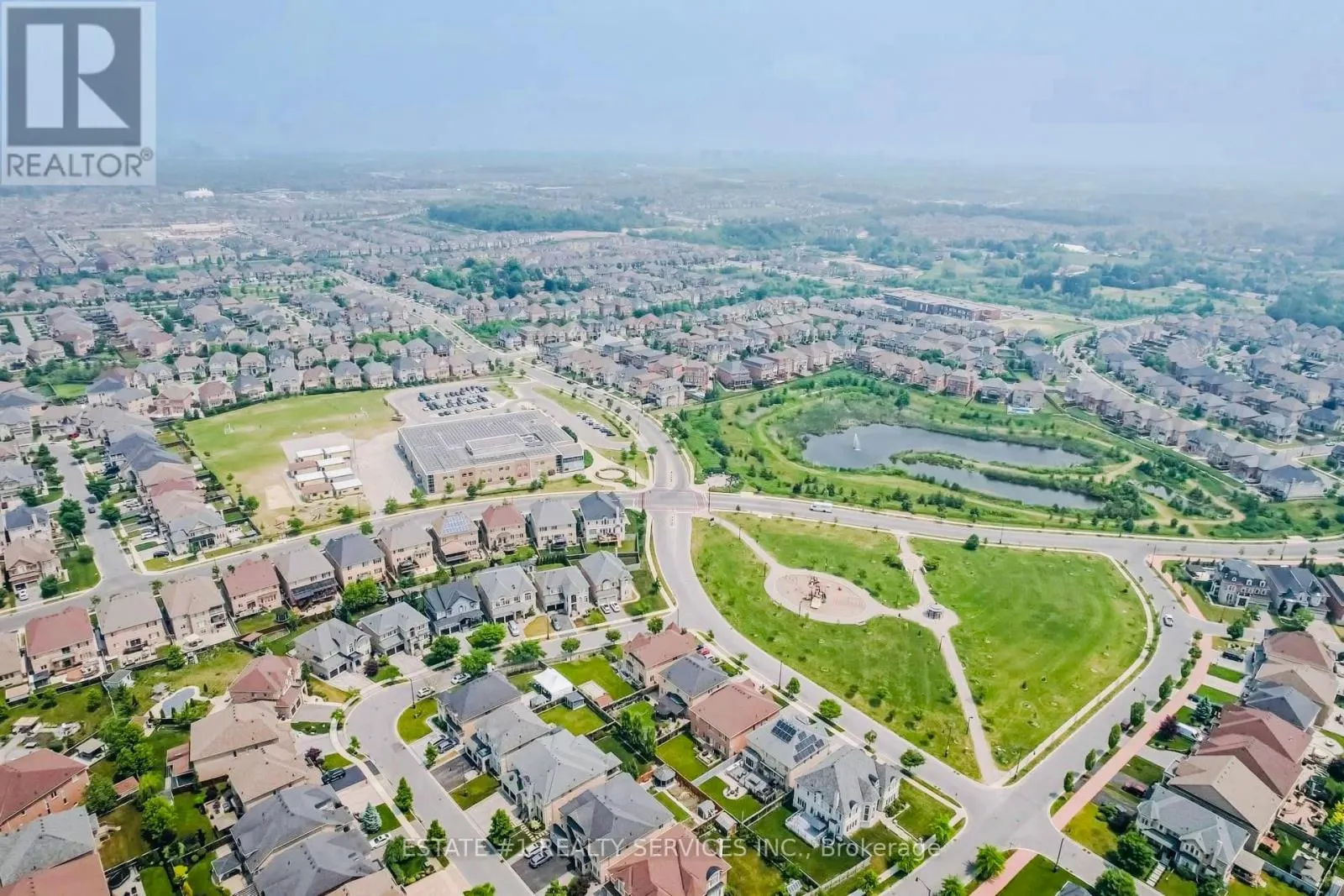 4 AGINCOURT CIRCLE