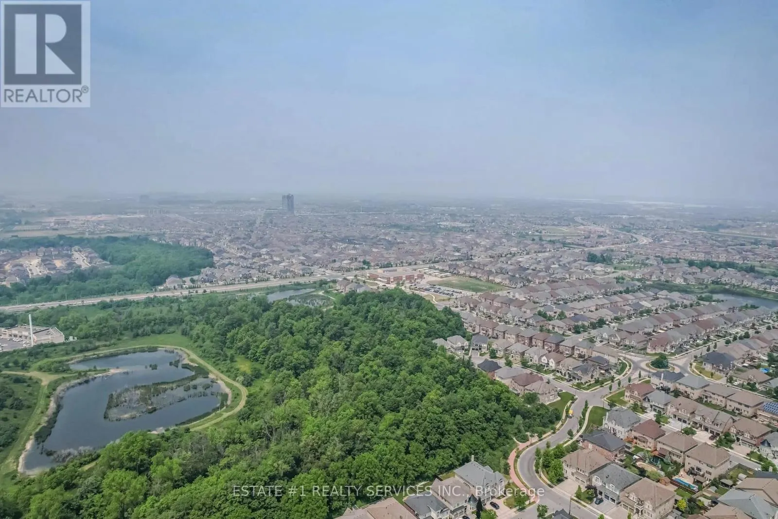 4 AGINCOURT CIRCLE