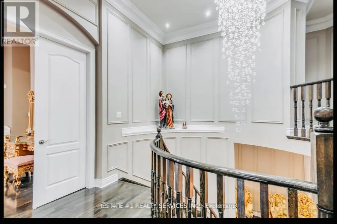 4 AGINCOURT CIRCLE