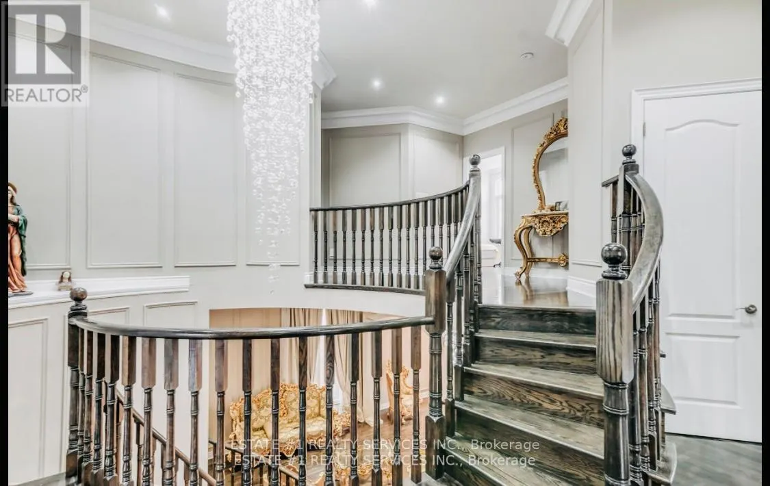 4 AGINCOURT CIRCLE