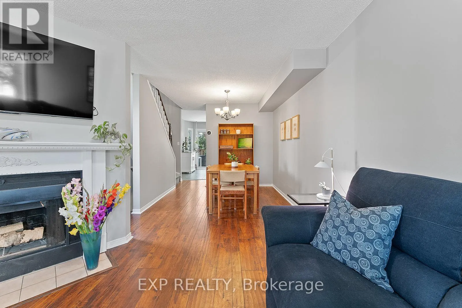 532 - 895 MAPLE AVENUE