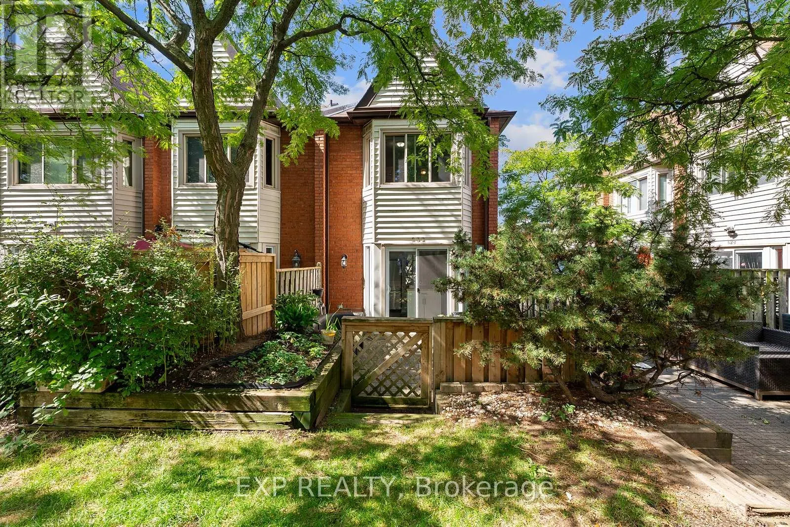 532 - 895 MAPLE AVENUE