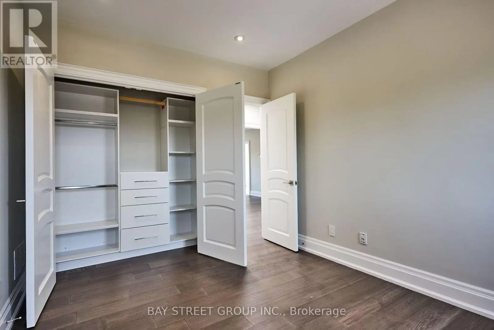 211 CORNELIUS PARKWAY