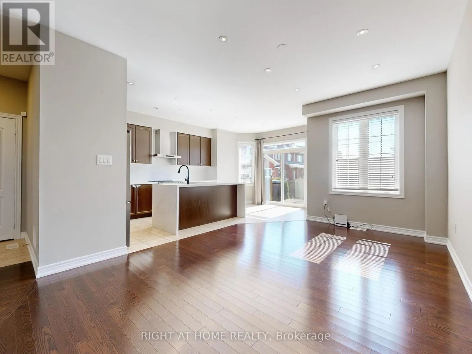 537 VAUGHAN COURT