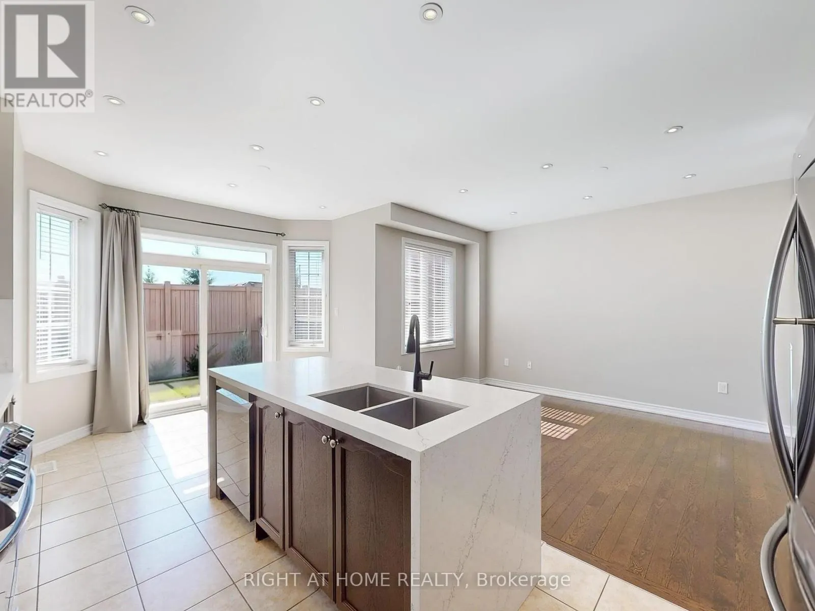 537 VAUGHAN COURT