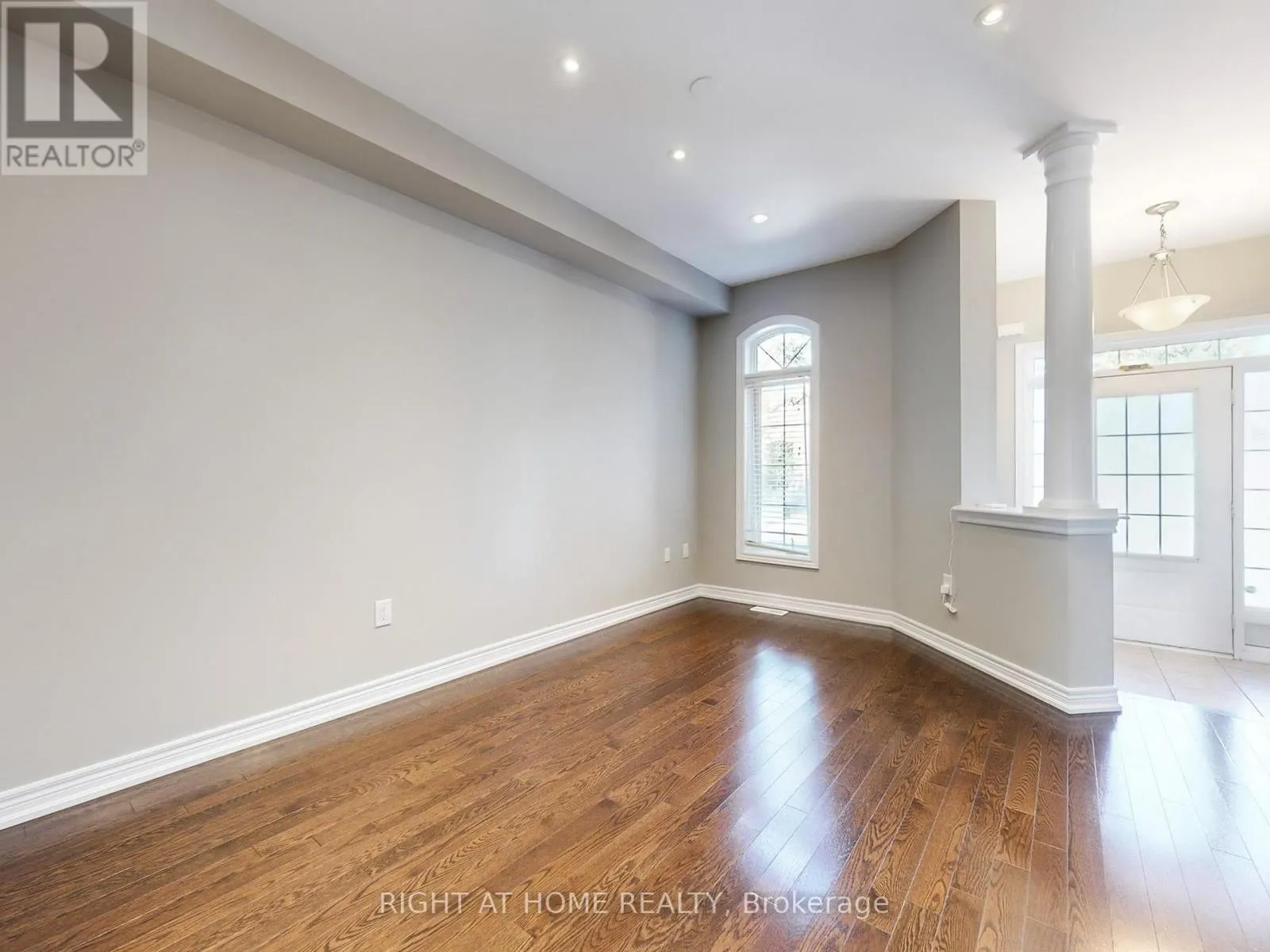 537 VAUGHAN COURT
