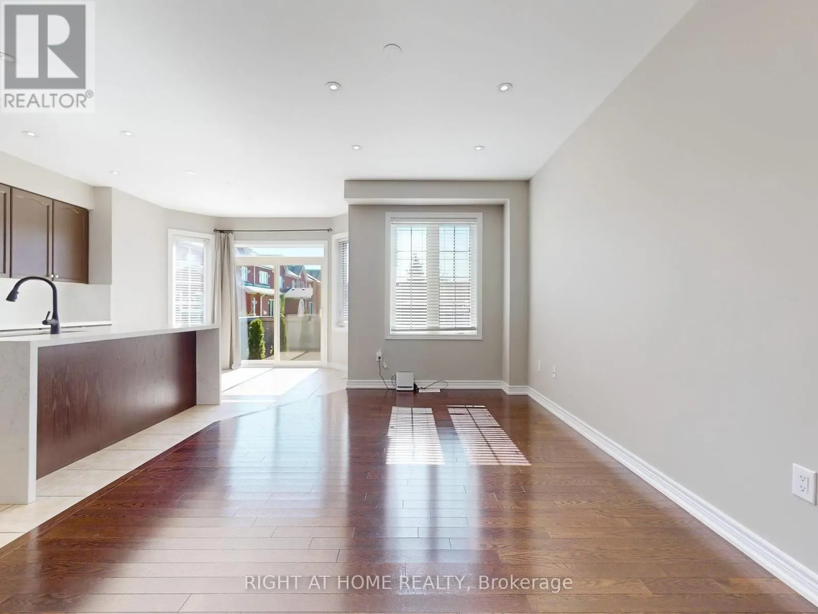 537 VAUGHAN COURT