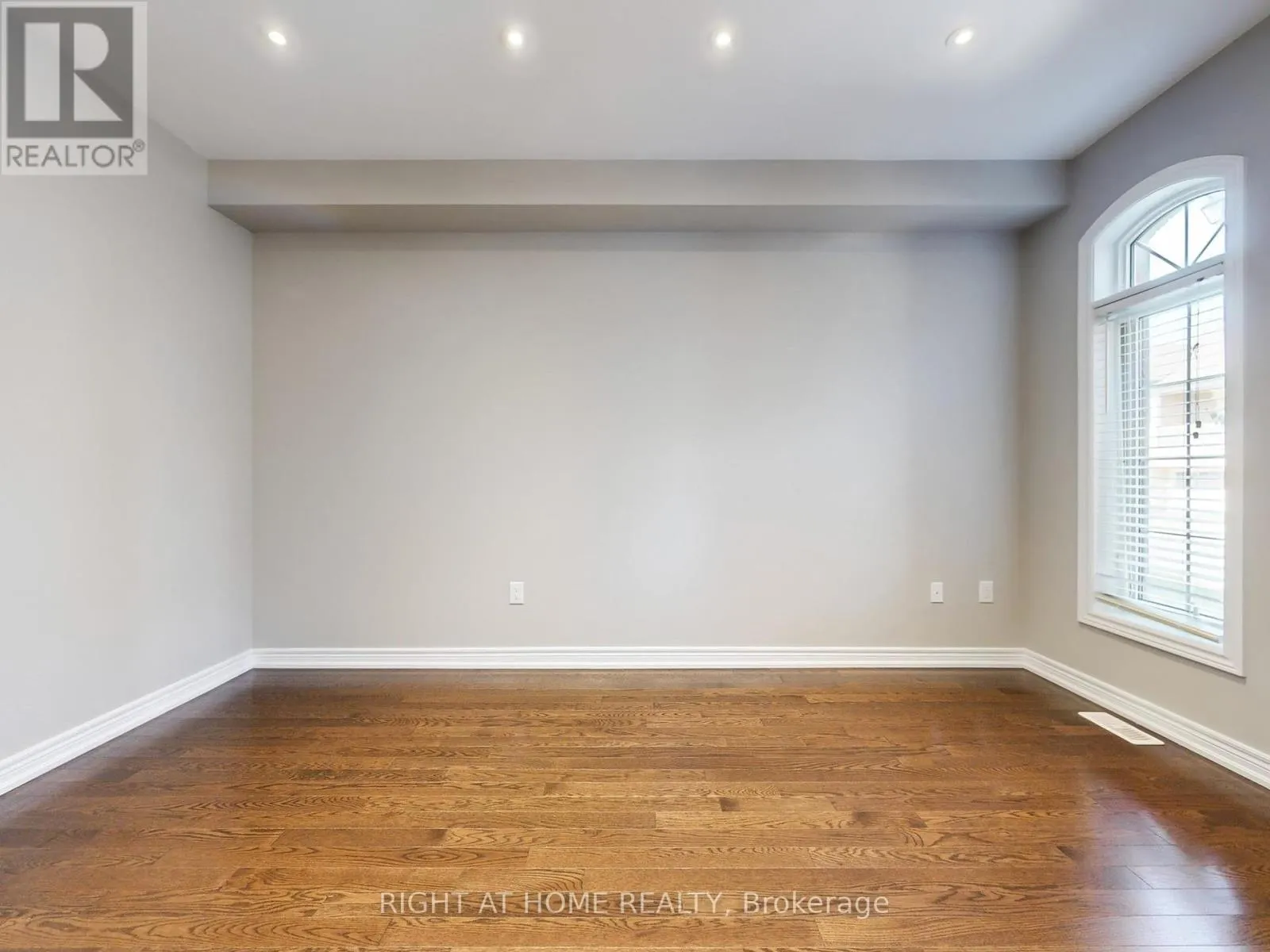 537 VAUGHAN COURT