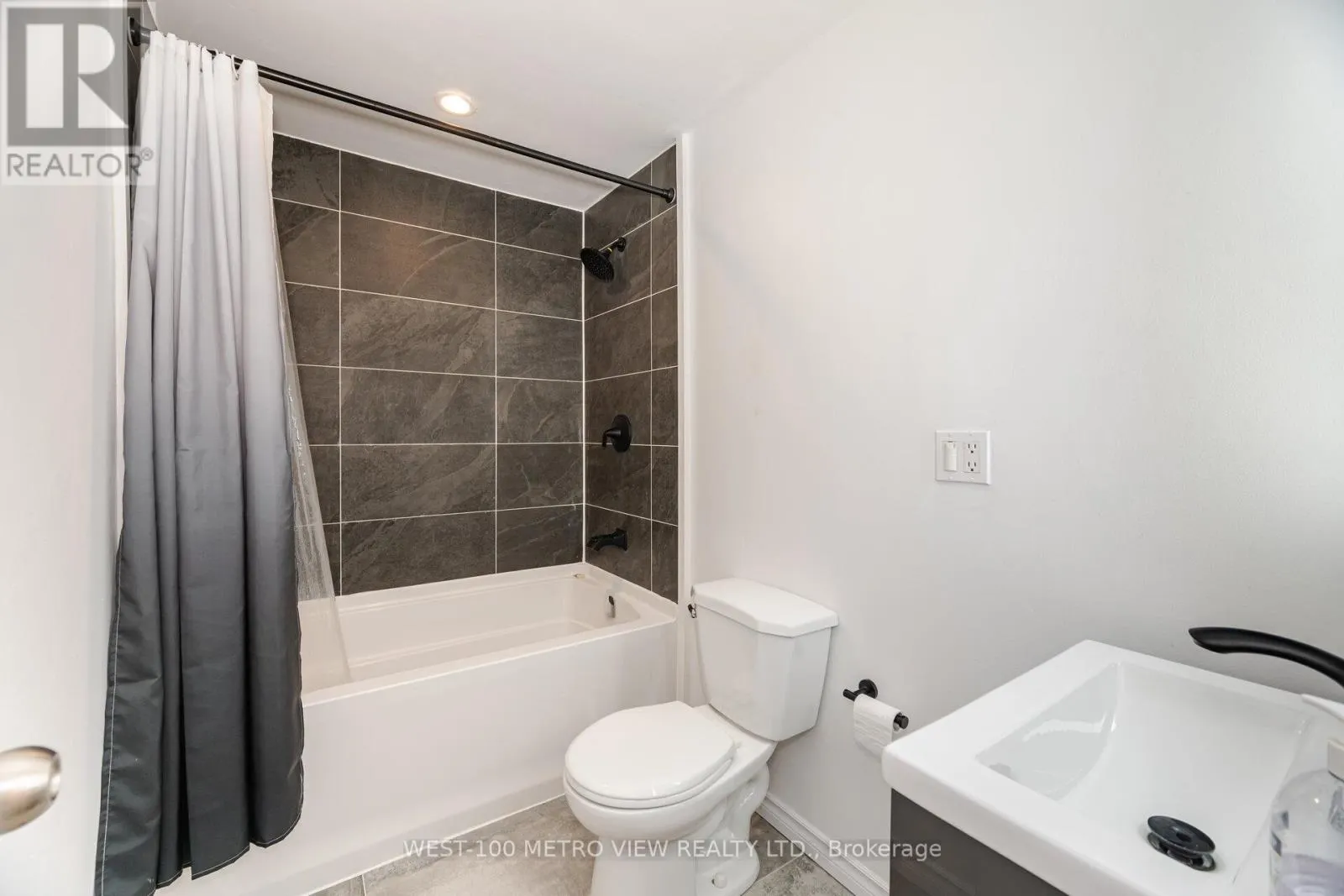 3339 MAINSAIL CRESCENT