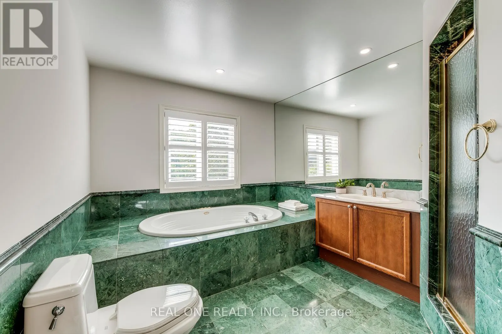 1601 BAYSHIRE DRIVE