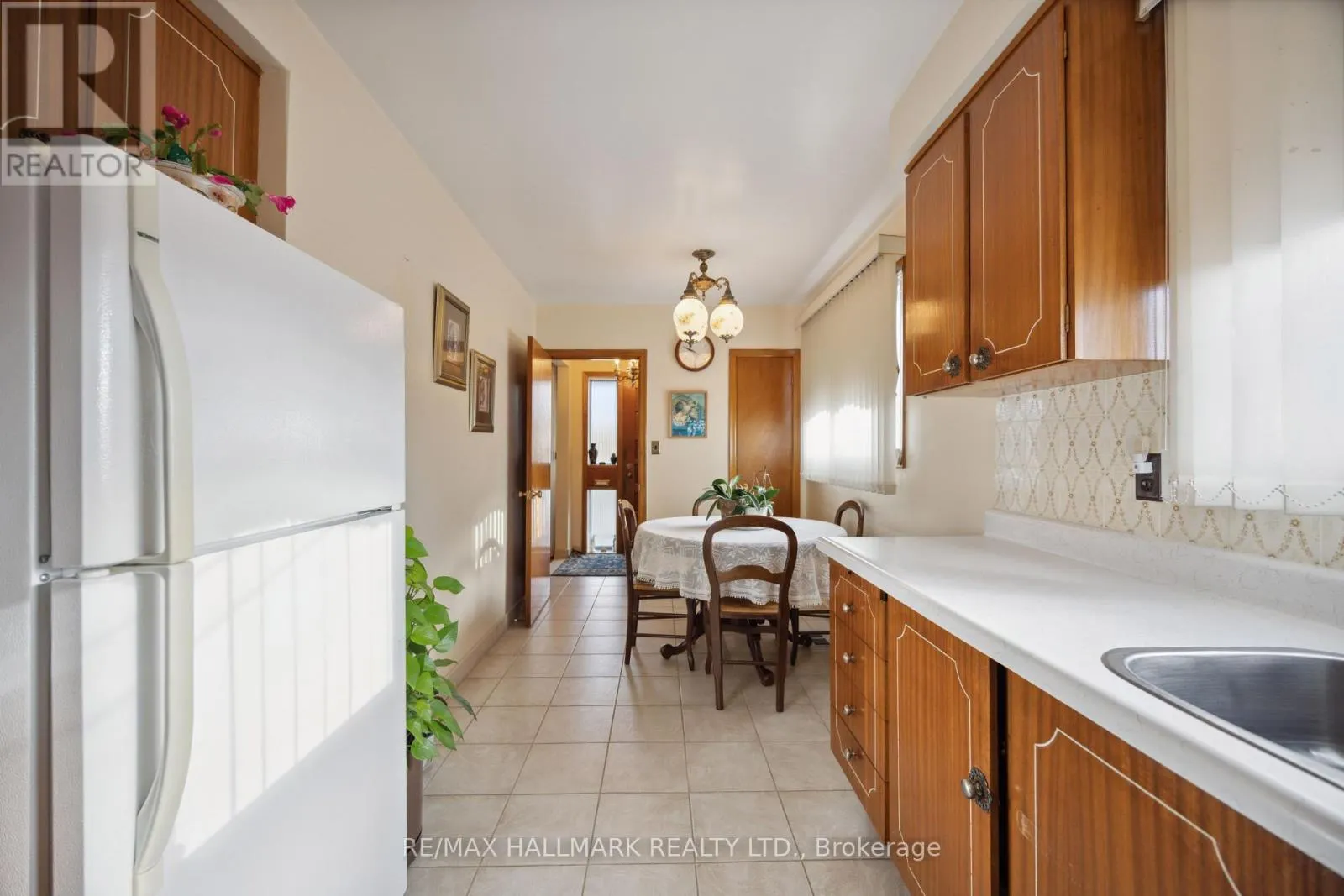 23 LOCKINGTON COURT