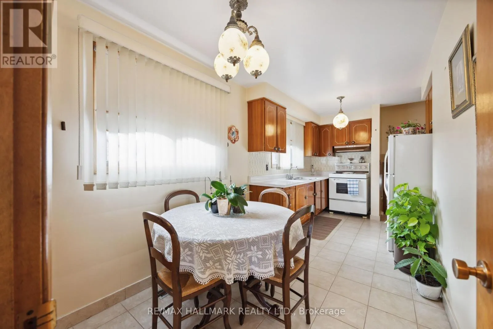 23 LOCKINGTON COURT