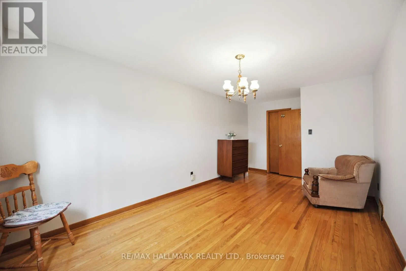 23 LOCKINGTON COURT