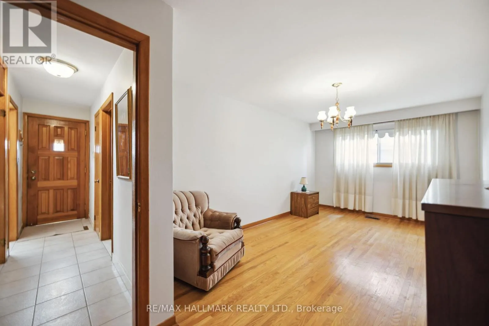 23 LOCKINGTON COURT