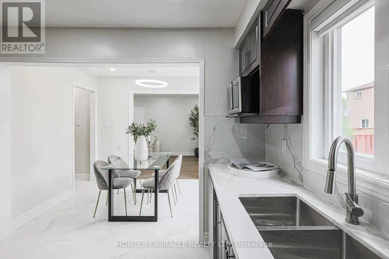 UPPER - 3 HAWKWAY COURT