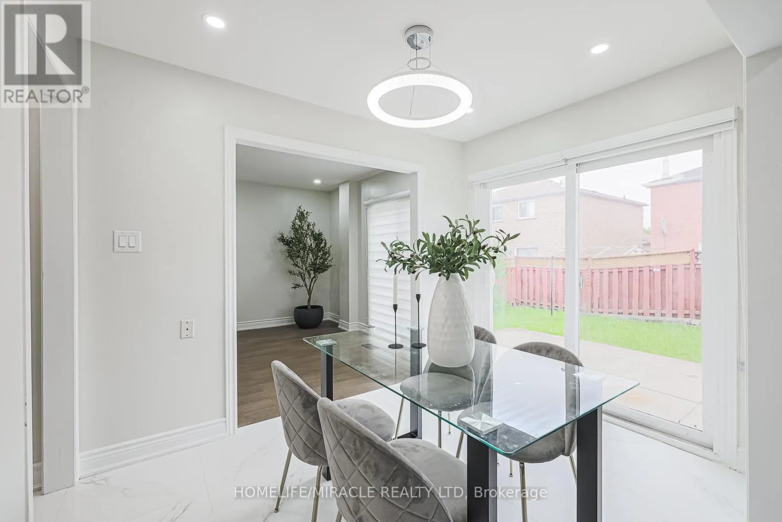 UPPER - 3 HAWKWAY COURT
