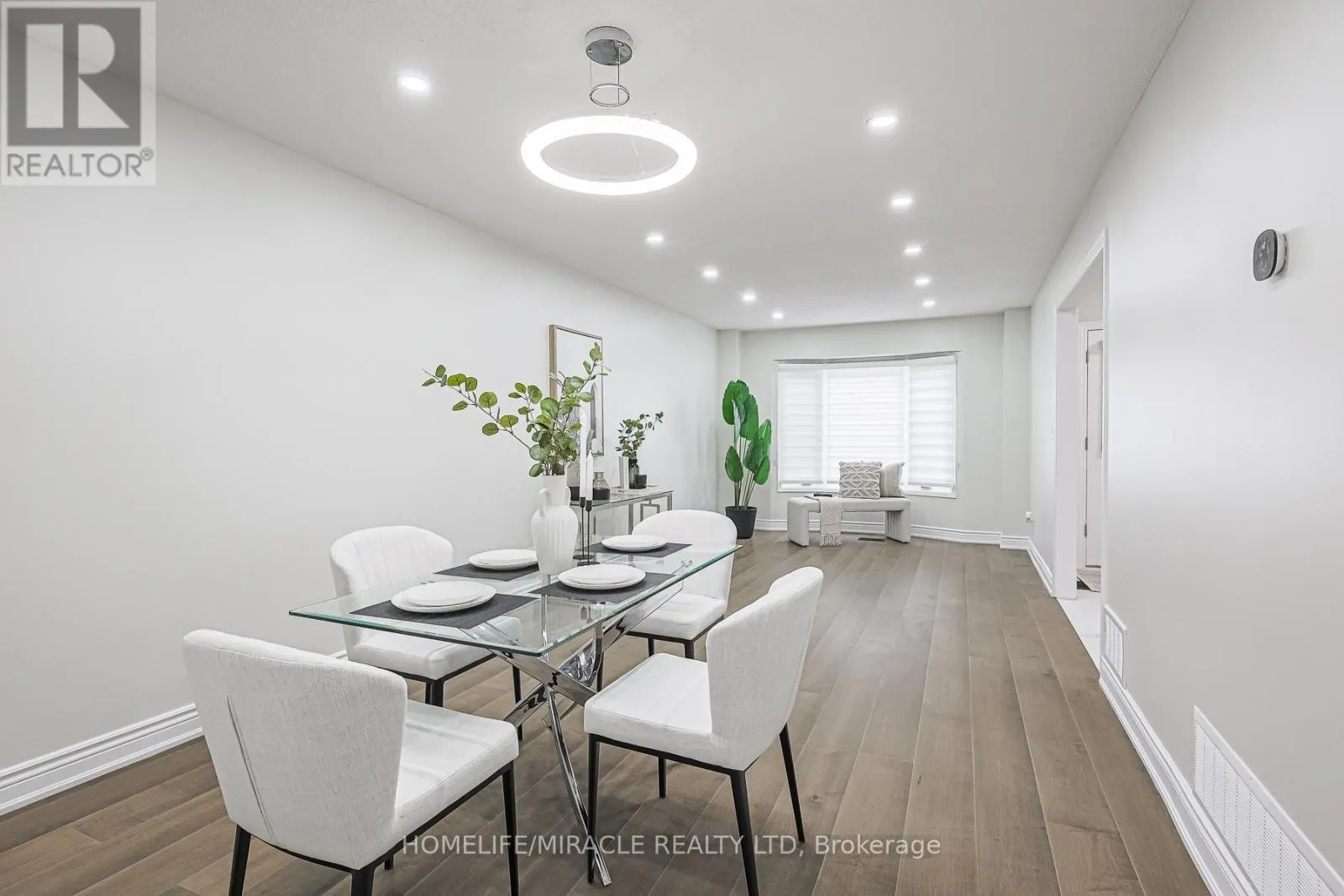 UPPER - 3 HAWKWAY COURT