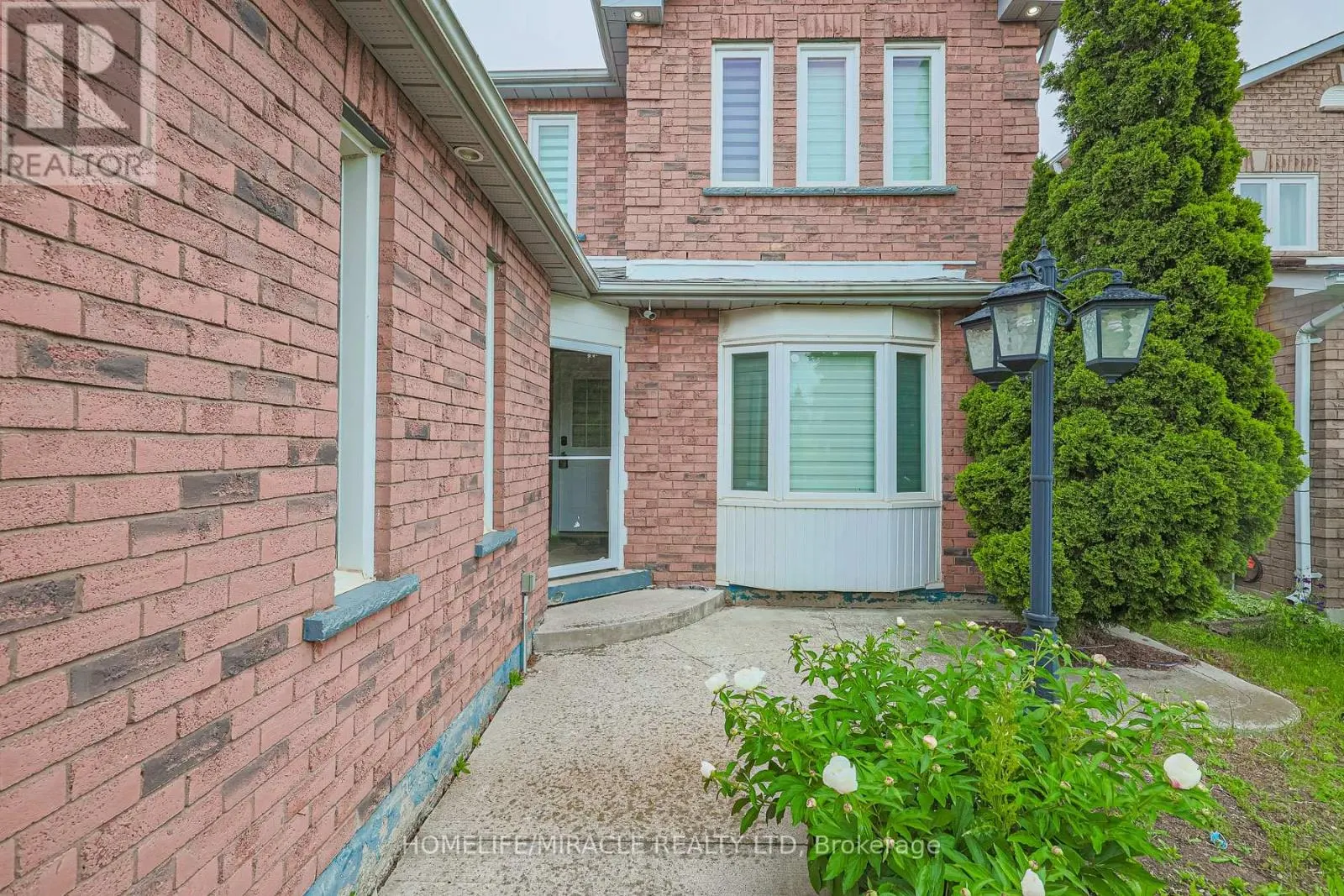 UPPER - 3 HAWKWAY COURT