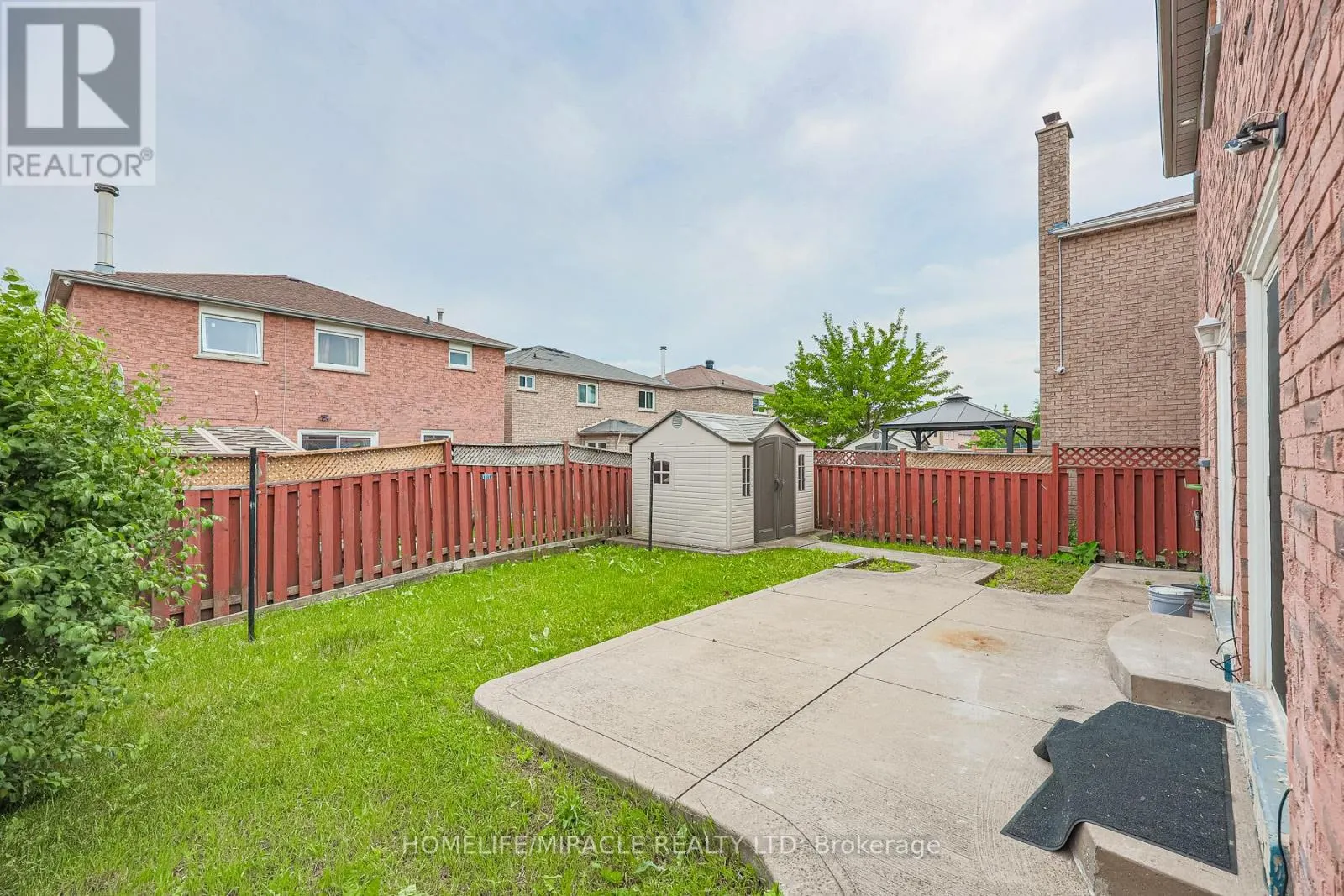 UPPER - 3 HAWKWAY COURT