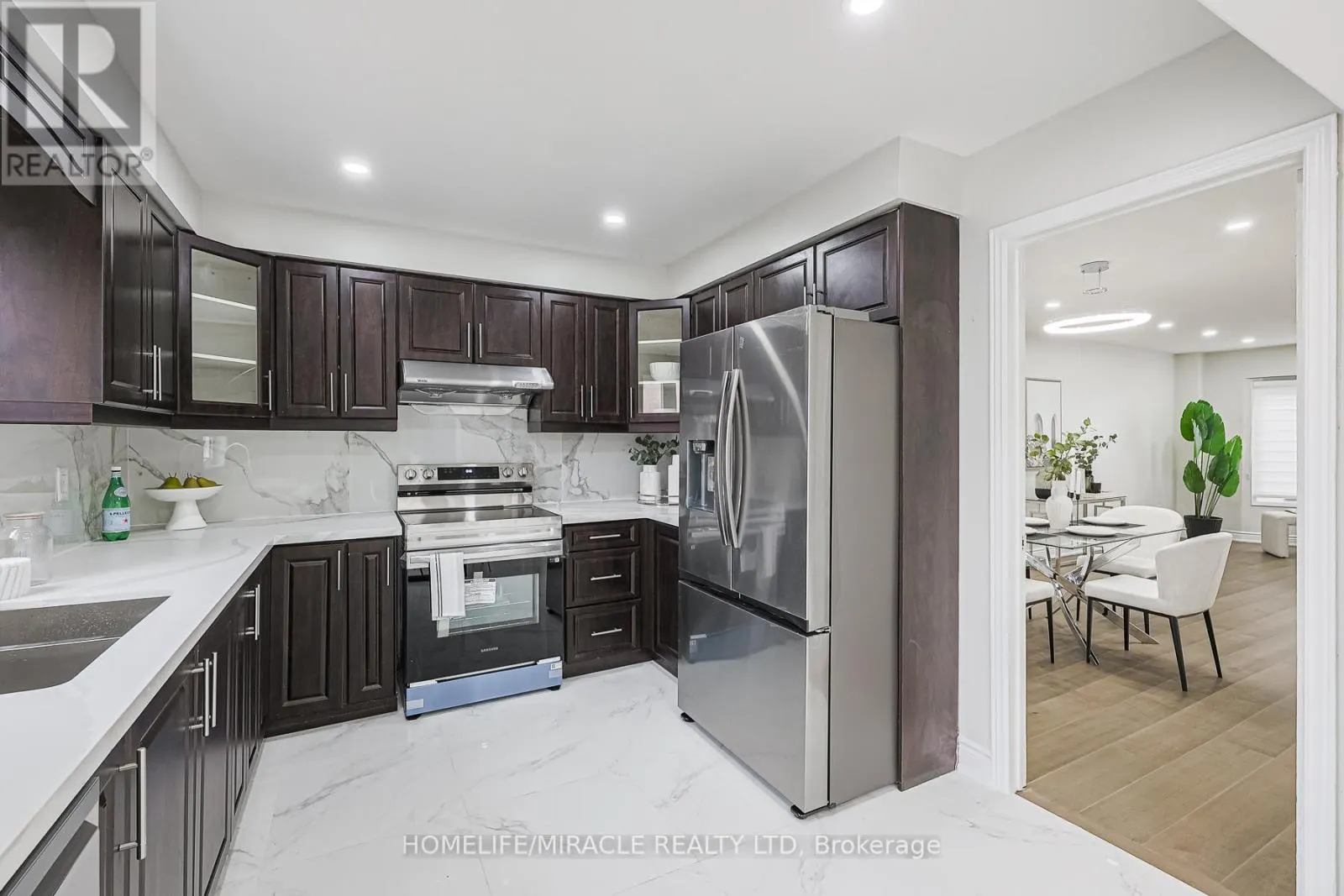 UPPER - 3 HAWKWAY COURT
